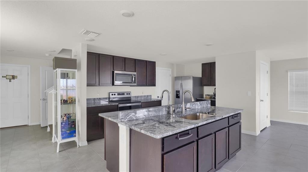 5546 Logan Cave Avenue - Photo 7
