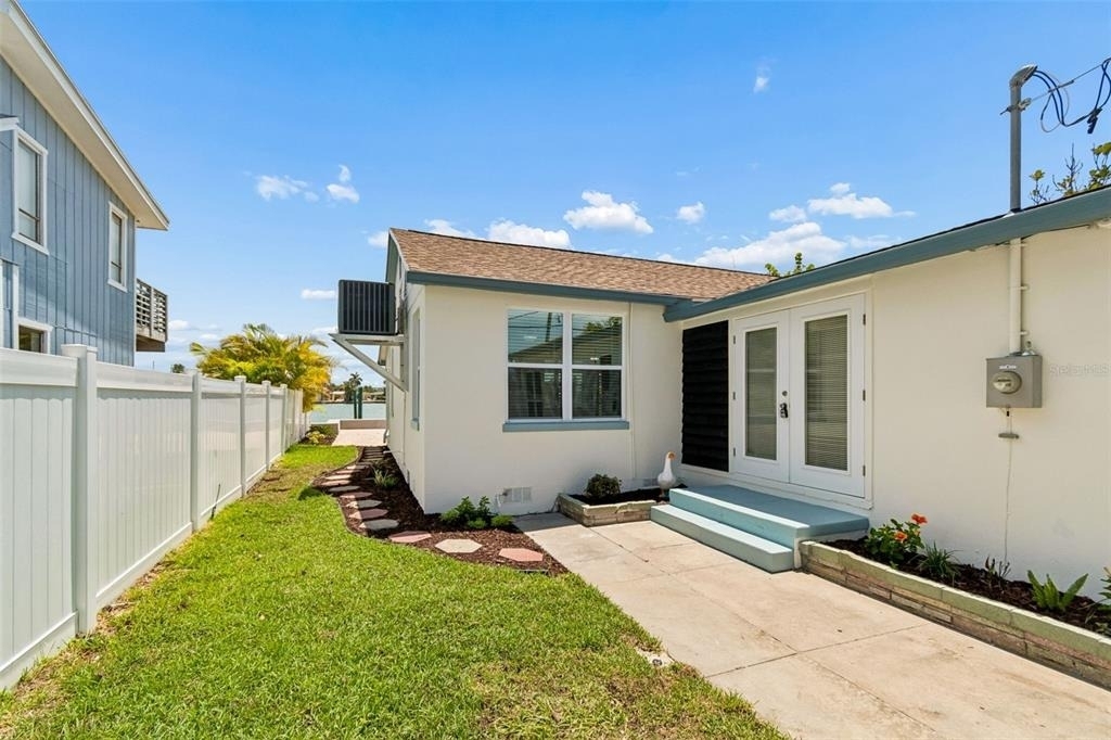 8125 Bayshore Drive - Photo 23