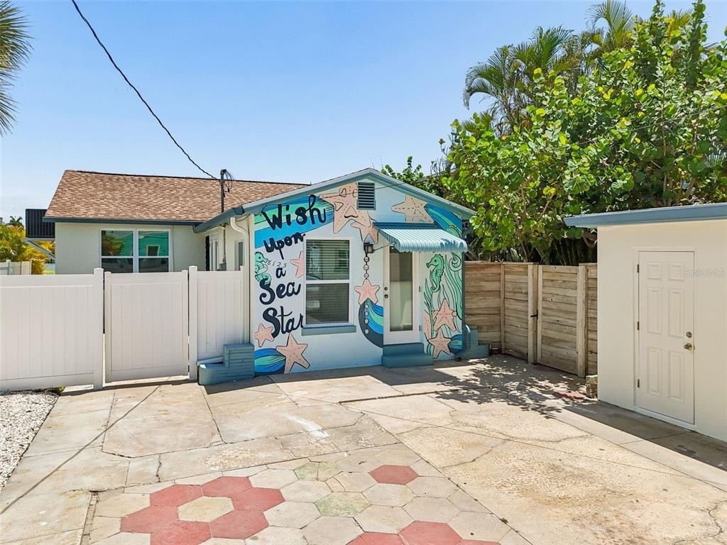 8125 Bayshore Drive - Photo 9