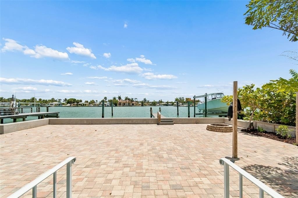 8125 Bayshore Drive - Photo 6