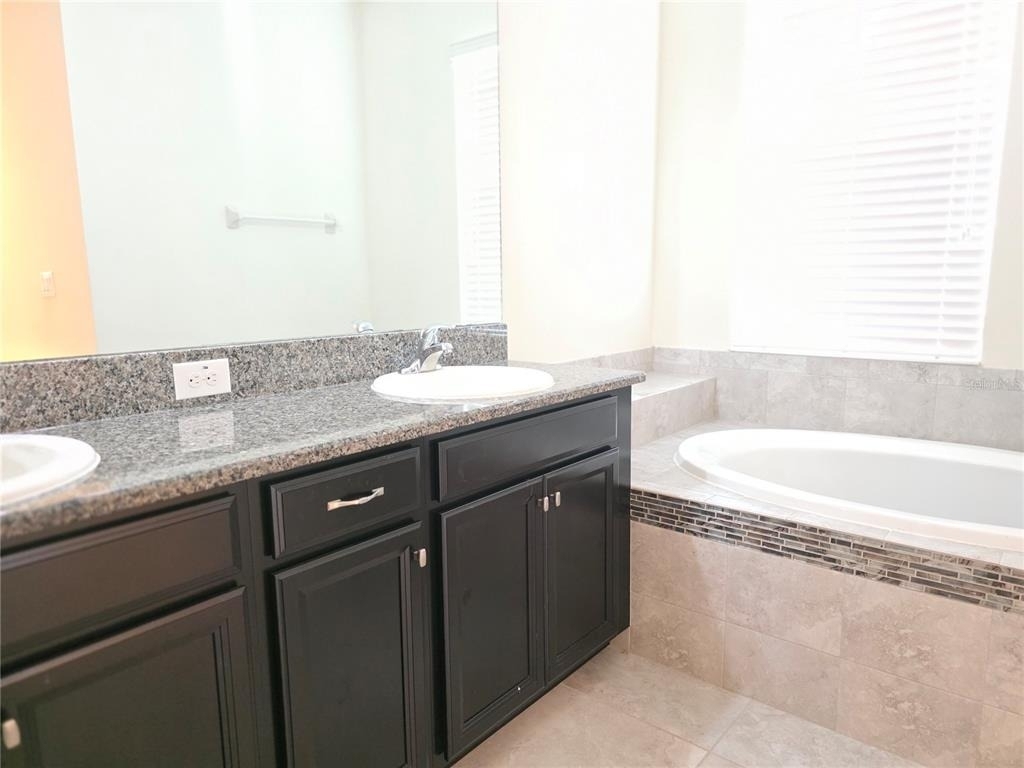 17545 Buckingham Garden Drive - Photo 22
