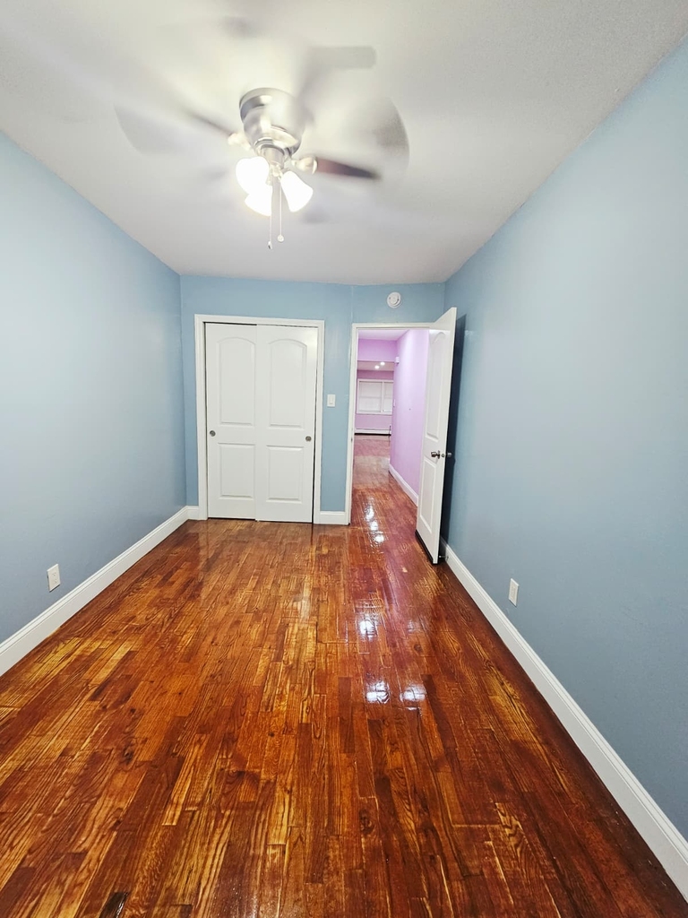 Spacious 2 BR Apartment in East 107th Street, Brooklyn - Photo 7