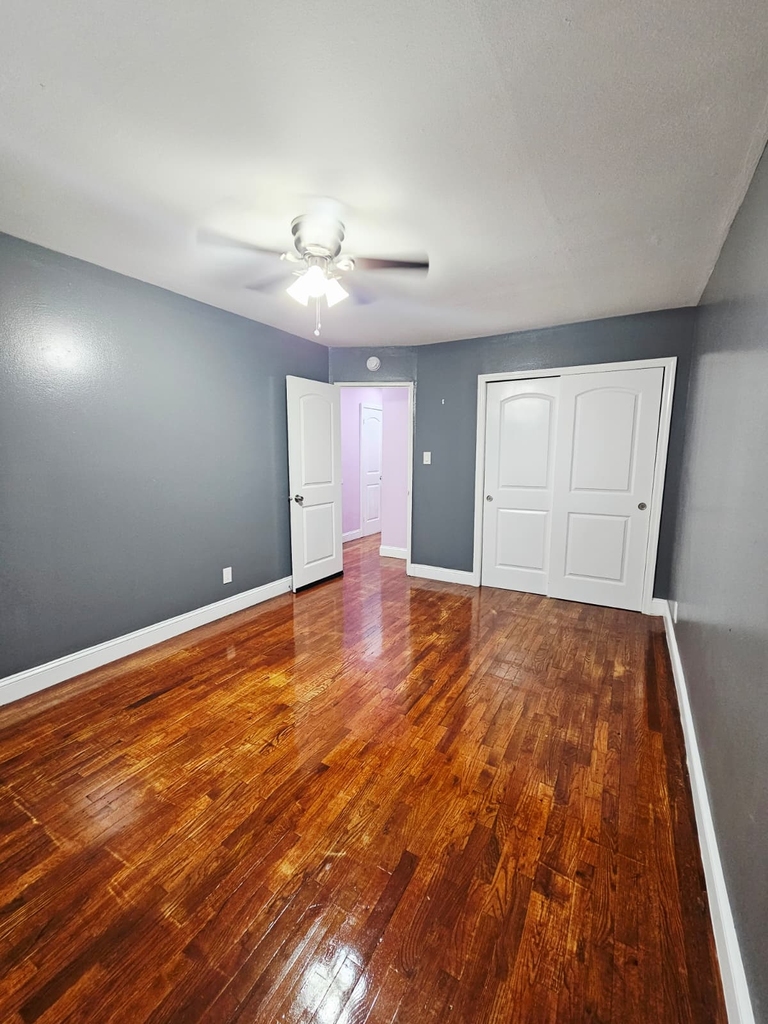 Spacious 2 BR Apartment in East 107th Street, Brooklyn - Photo 6
