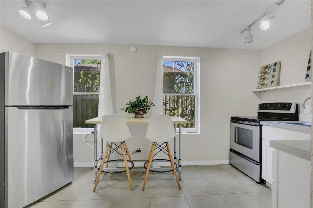 1209 S Myrtle Avenue - Photo 5