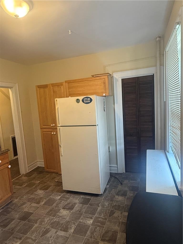 2403 Allen Street - Photo 6