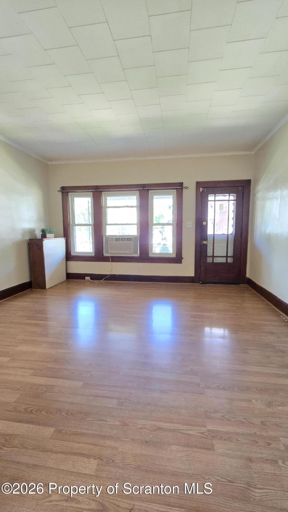 542 Deacon Street - Photo 3