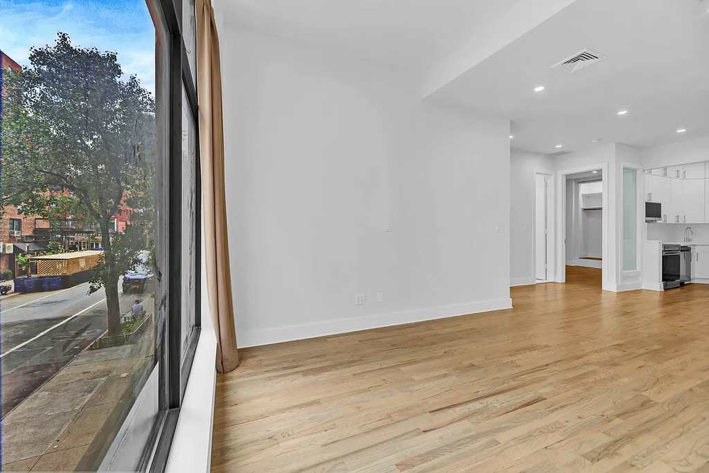 124 East 27th Street - Photo 5
