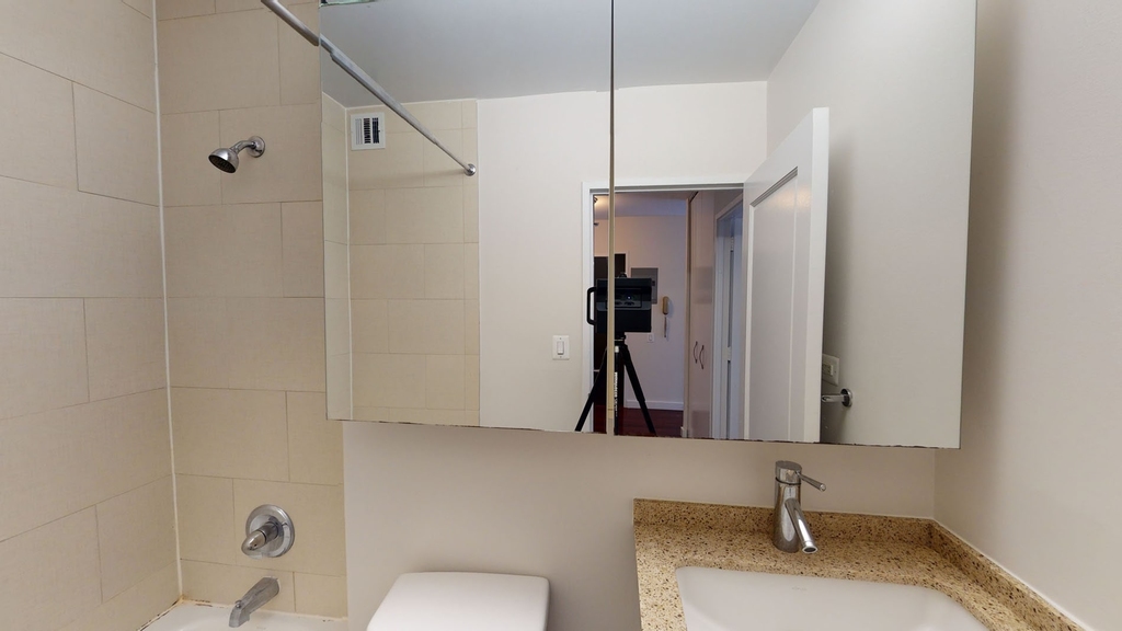401 E 34th St - Photo 4