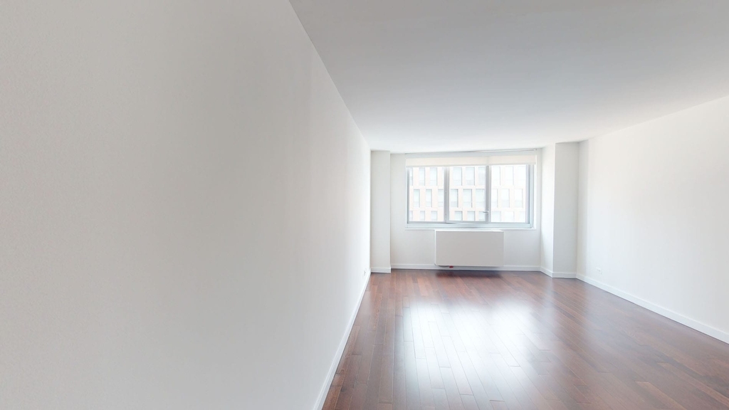 401 E 34th St - Photo 2
