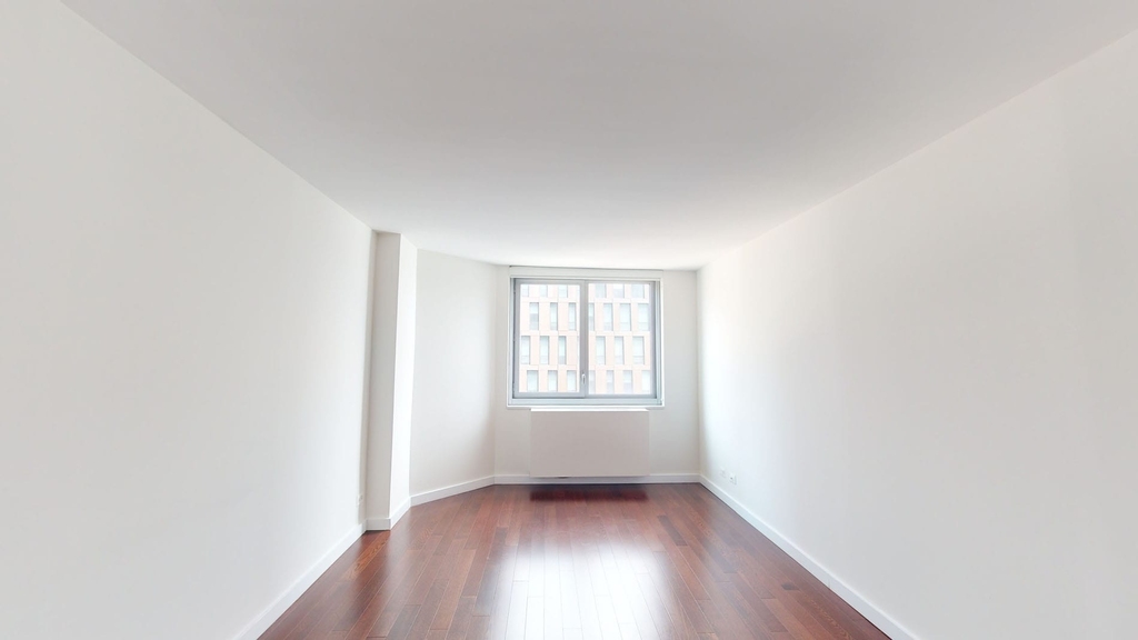 401 E 34th St - Photo 3
