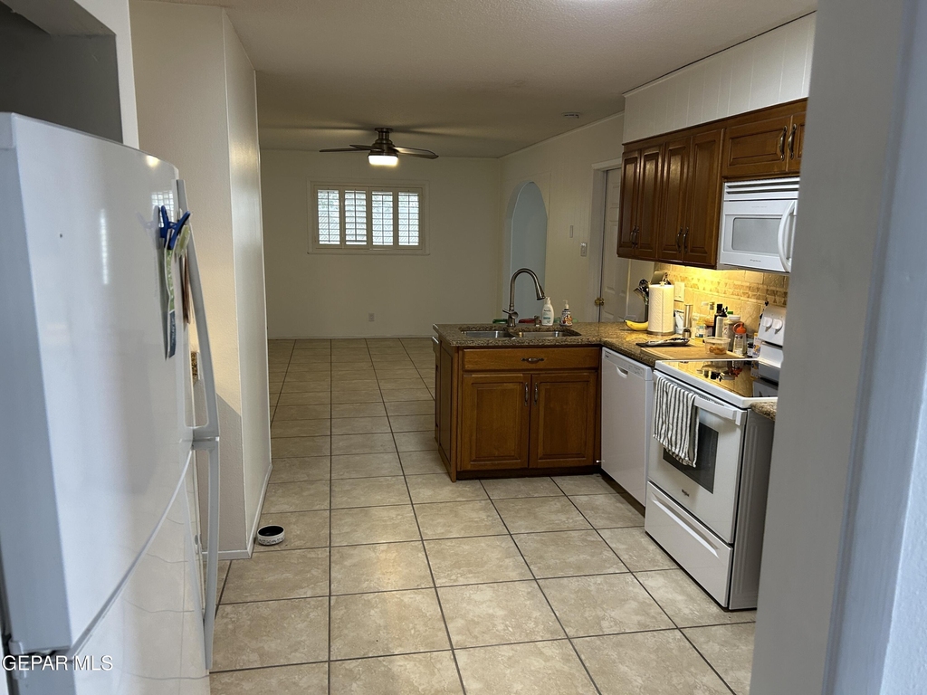 3019 Cork Drive - Photo 3