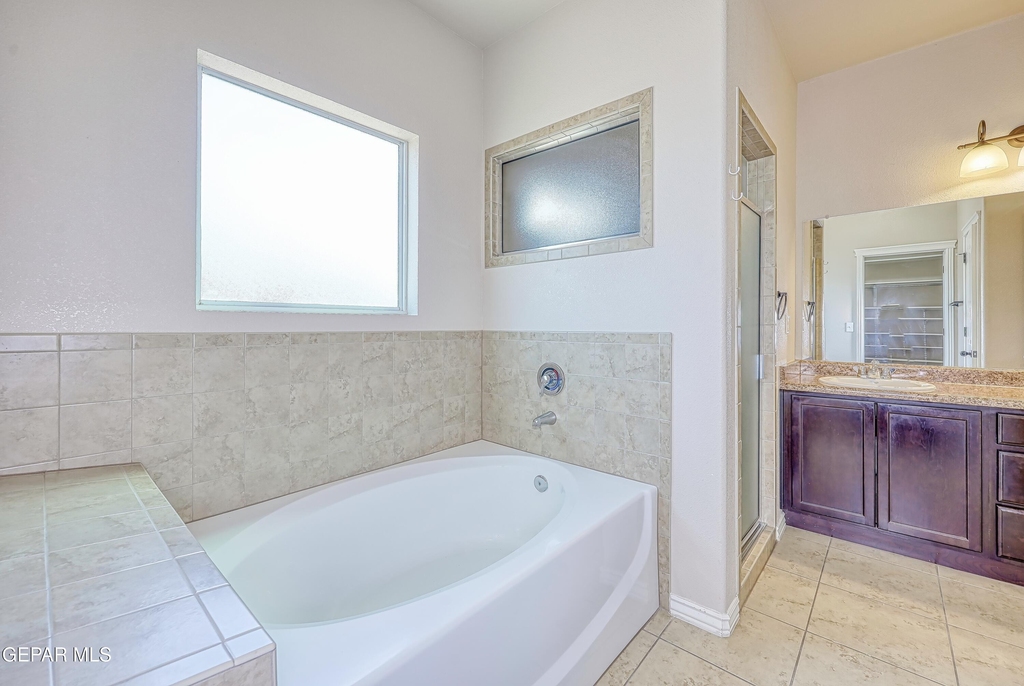 5601 Valley Maple Drive - Photo 37