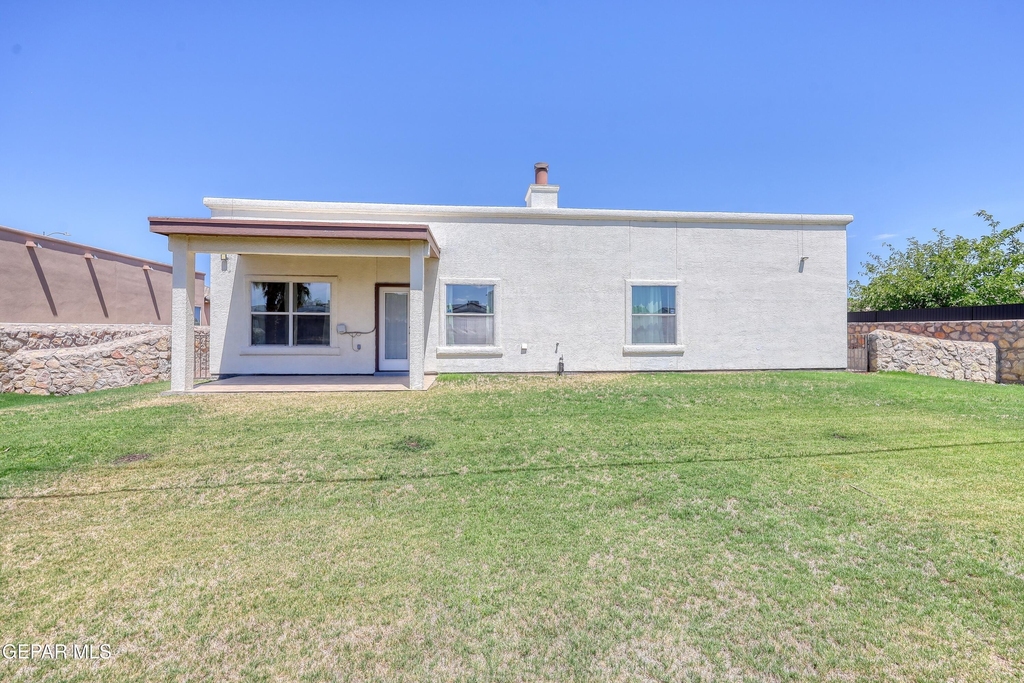 5601 Valley Maple Drive - Photo 32