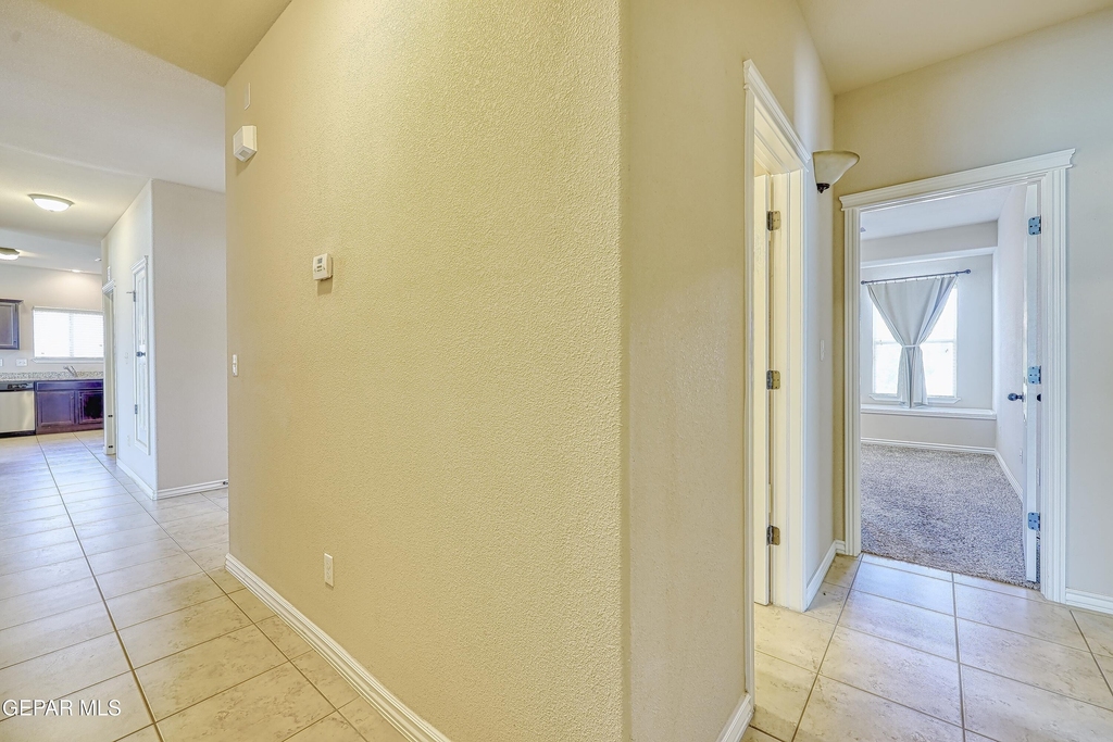 5601 Valley Maple Drive - Photo 17