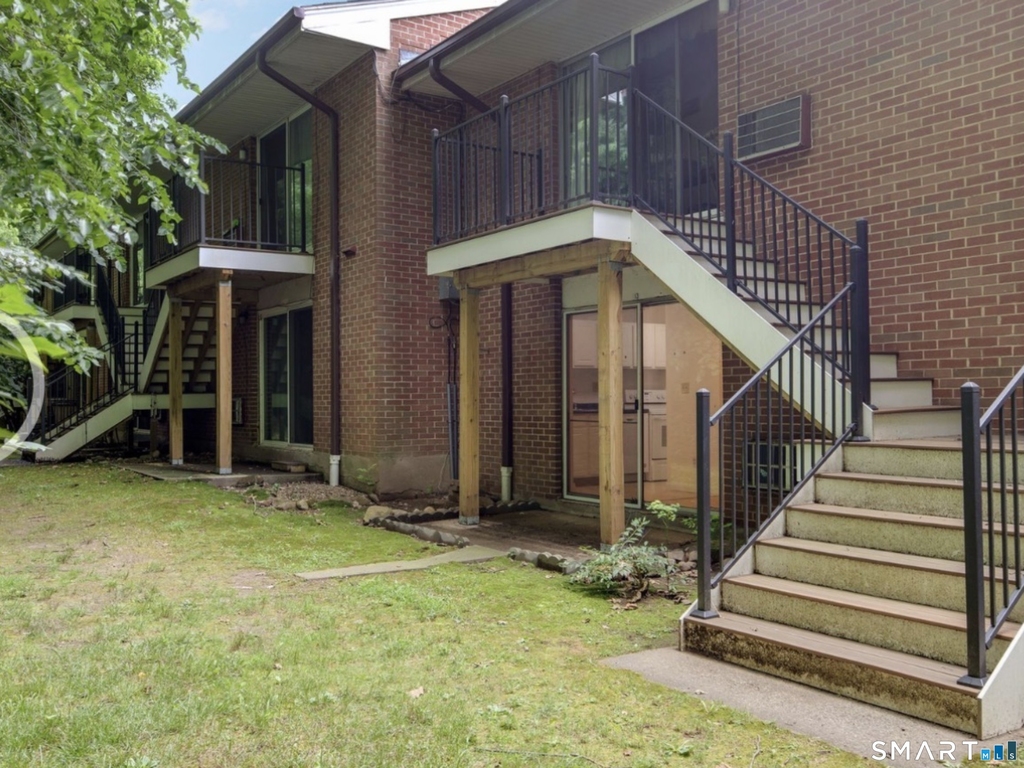 1634 Farmington Avenue - Photo 12