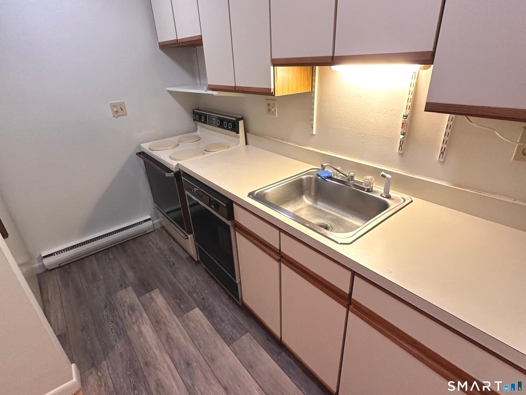 1634 Farmington Avenue - Photo 20
