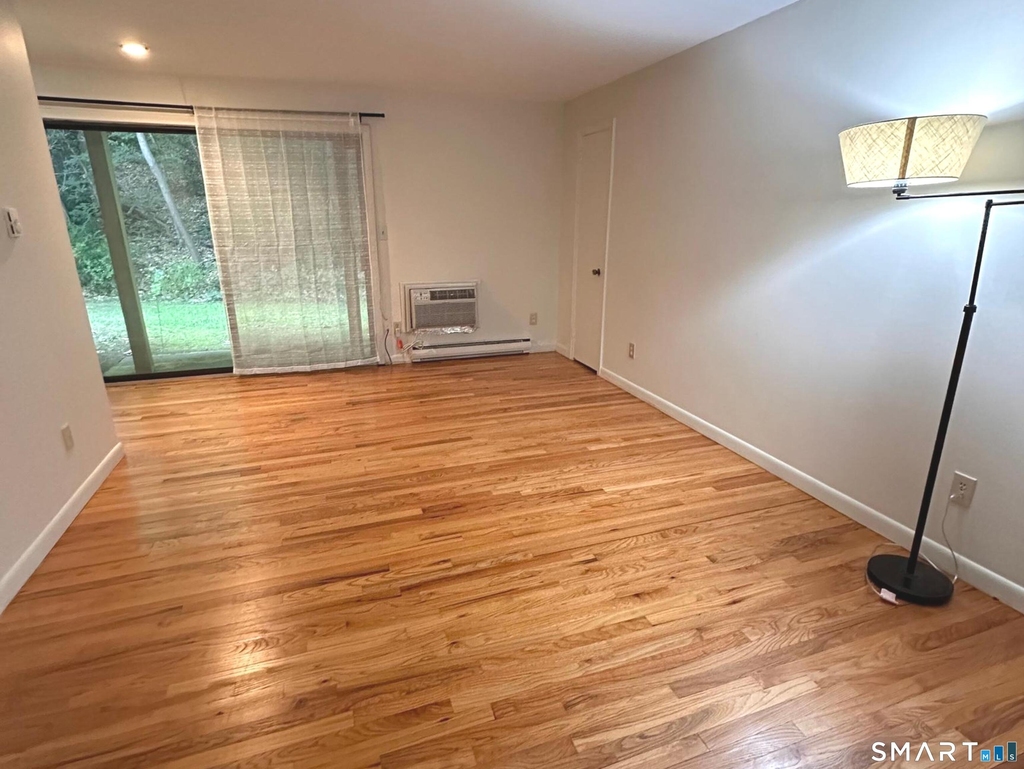 1634 Farmington Avenue - Photo 15