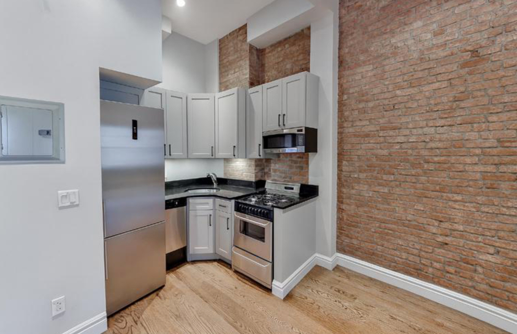 East 16th Street & 3rd Avenue - Photo 0