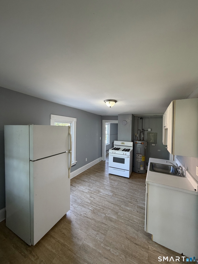 22 Hawthorne Street - Photo 1