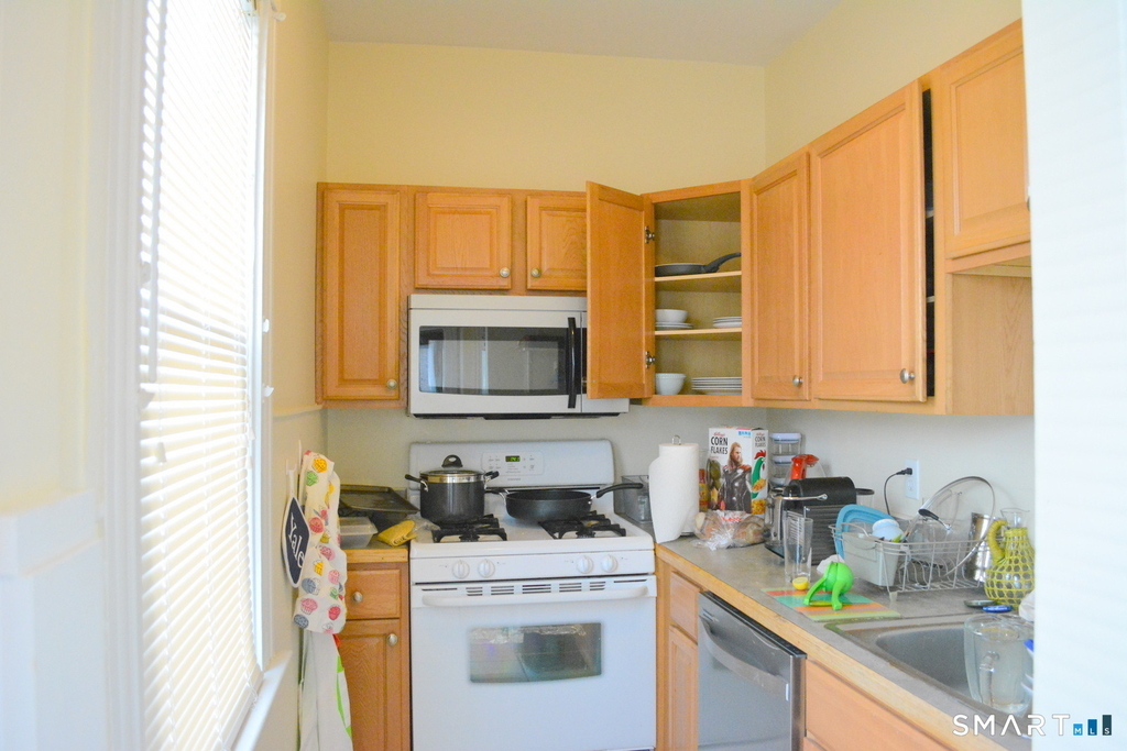 90 Avon Street - Photo 6