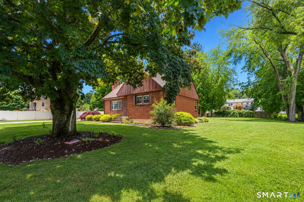 7 Olson Avenue - Photo 2