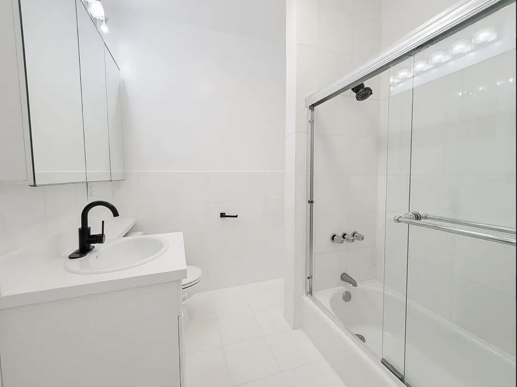  East 51st Street - Photo 2