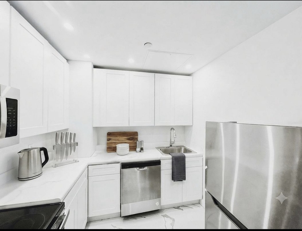 248 West 35th Street - Photo 1