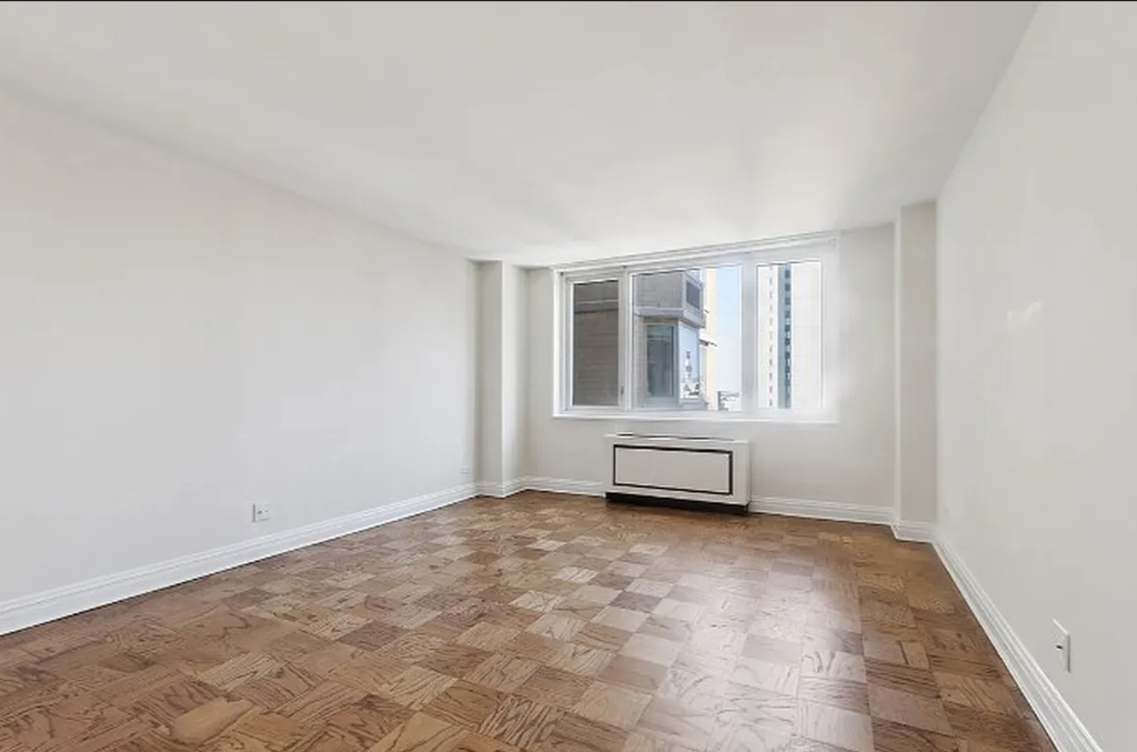 East 71st Street - Photo 0