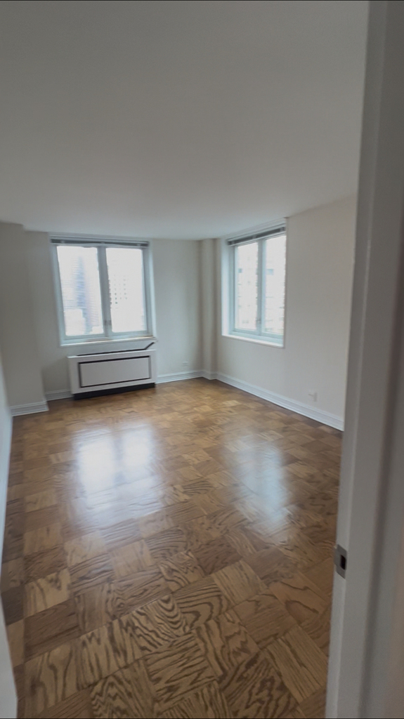 East 71st Street - Photo 7