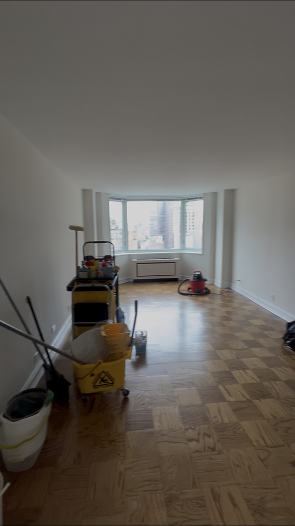 East 71st Street - Photo 8