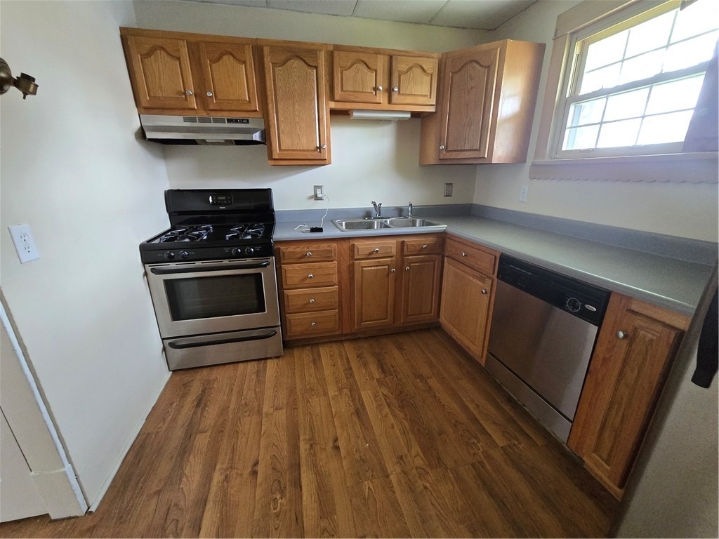 1106 Bechtel St - Photo 2