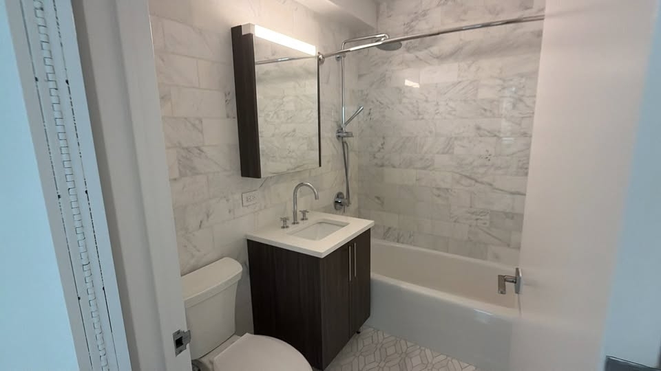 Center Boulevard - Photo 3