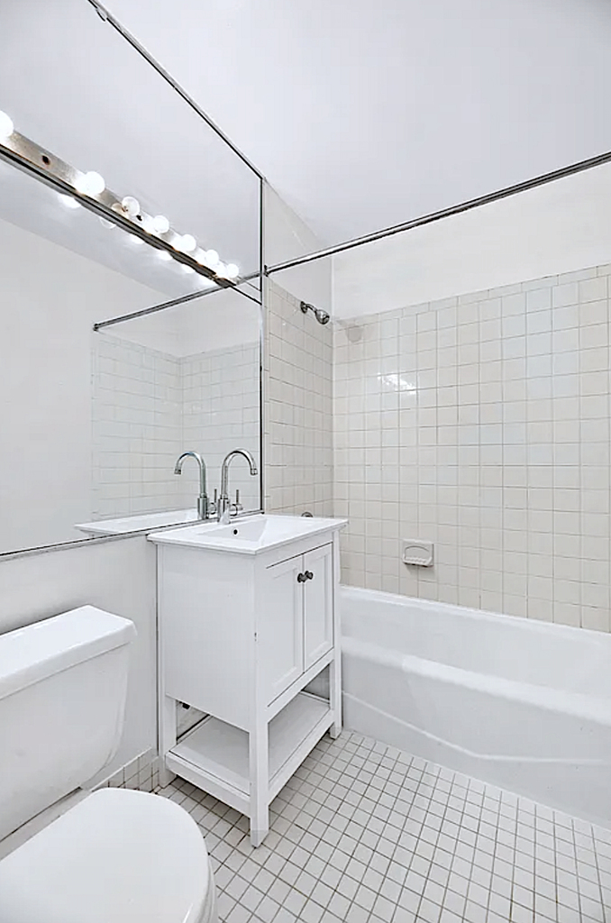 East 25th Street - Photo 3