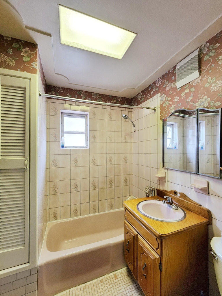 237 62nd Street - Photo 8