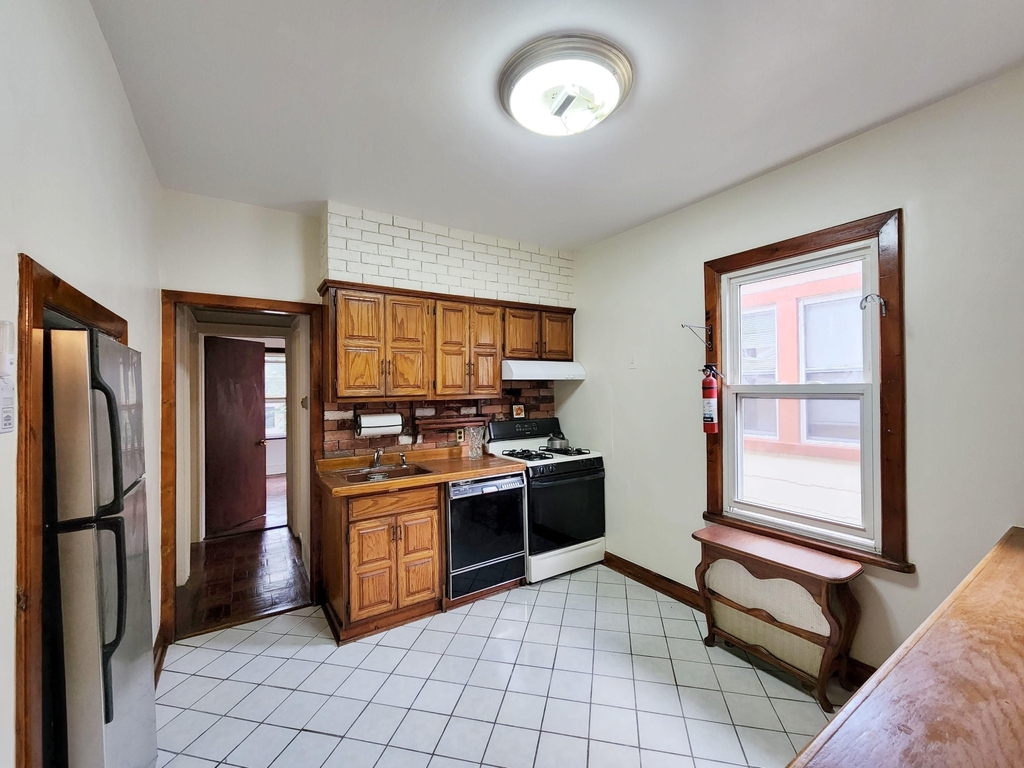 237 62nd Street - Photo 3