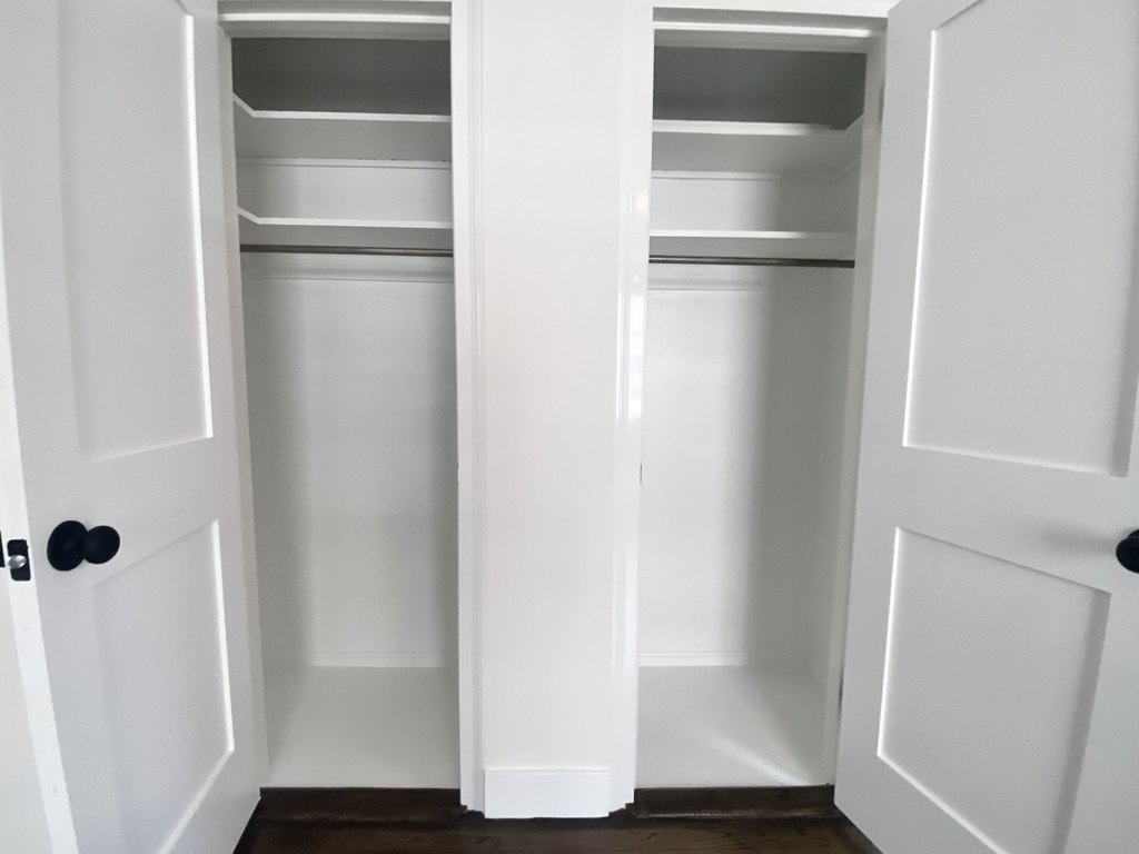 East 44th Street - Photo 8