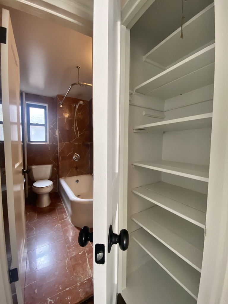 East 44th Street - Photo 10