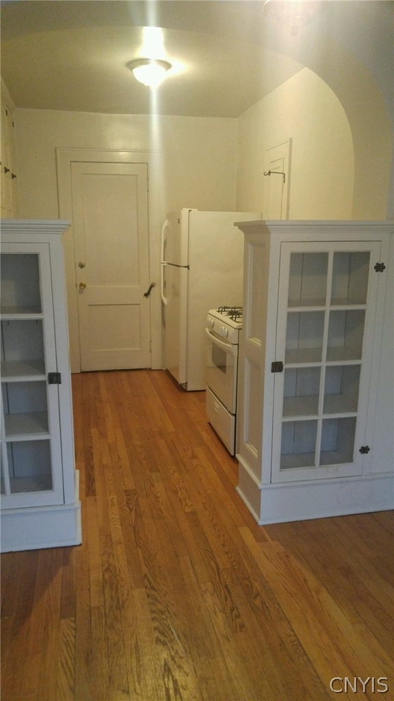 2600 James Street - Photo 4