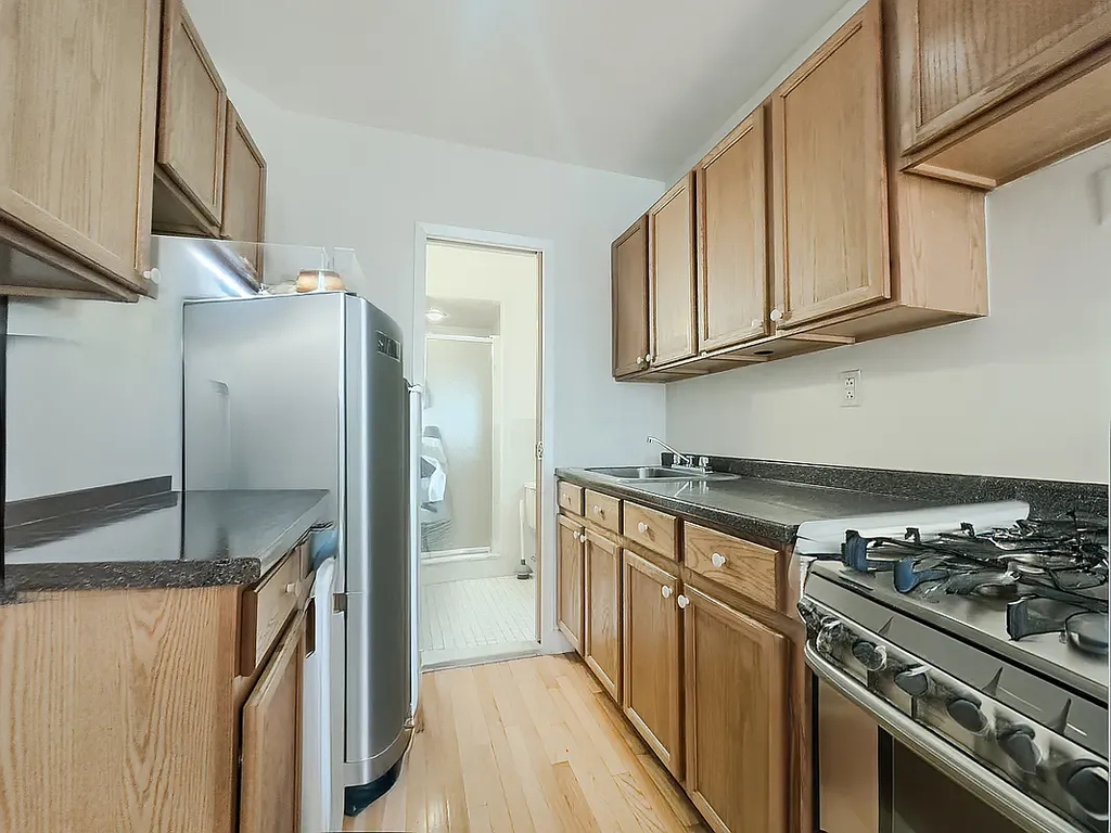 527 West 48th Street - Photo 1