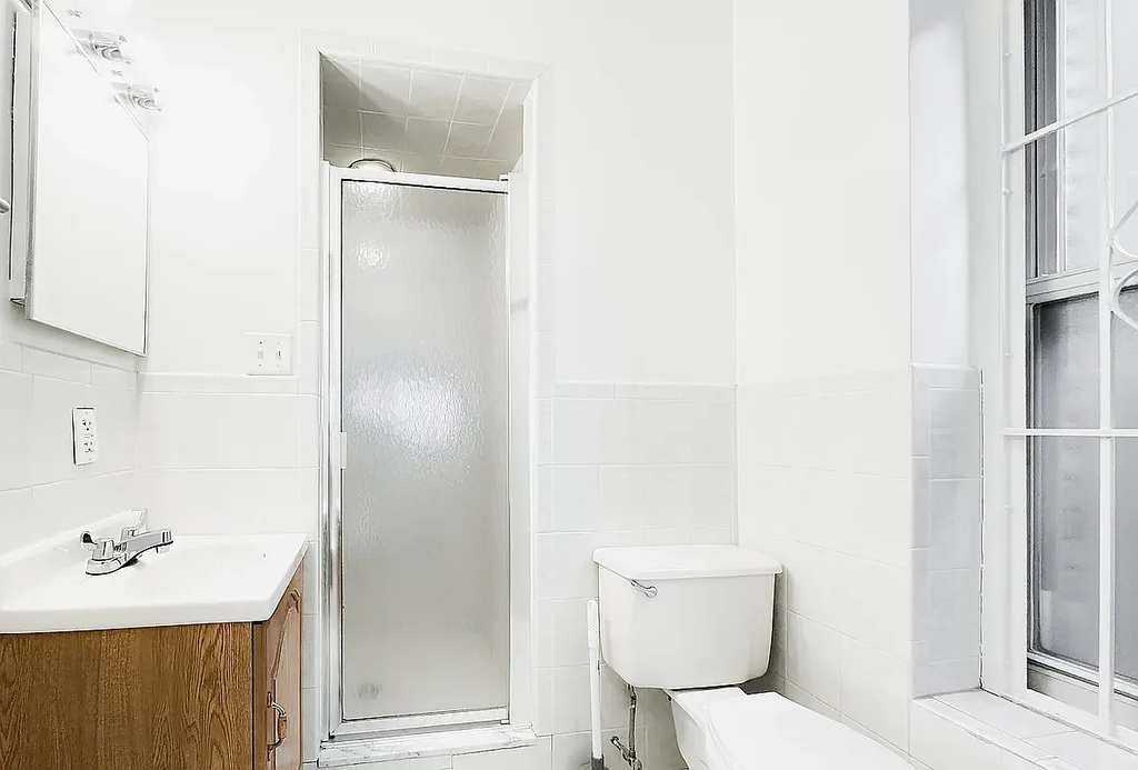 527 West 48th Street - Photo 4
