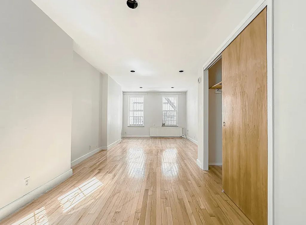 527 West 48th Street - Photo 0