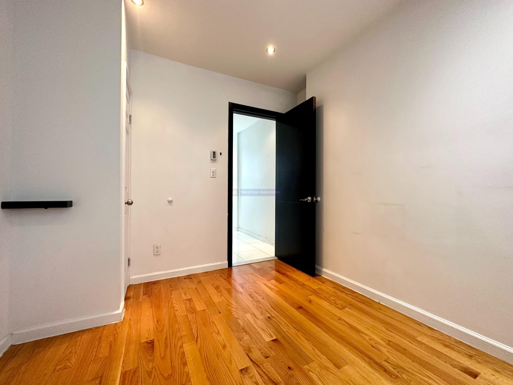 953 Columbus Avenue - Photo 3