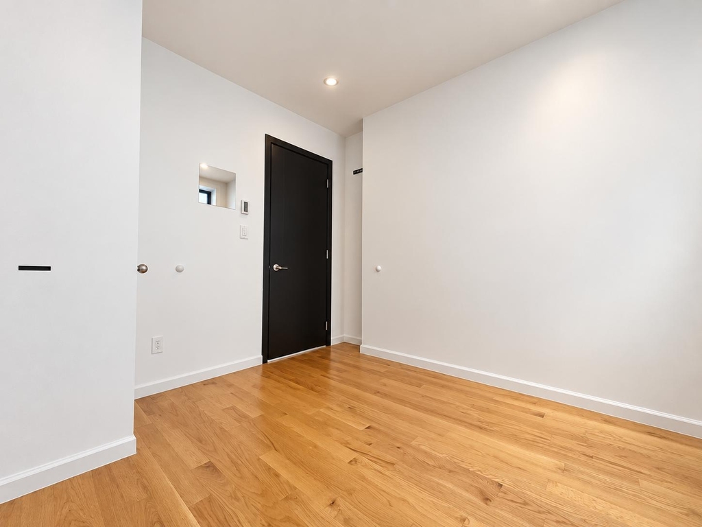 953 Columbus Avenue - Photo 7