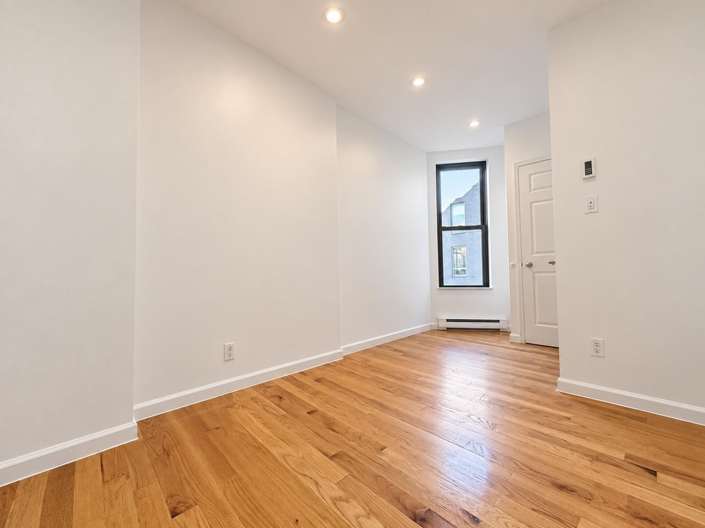 953 Columbus Avenue - Photo 5