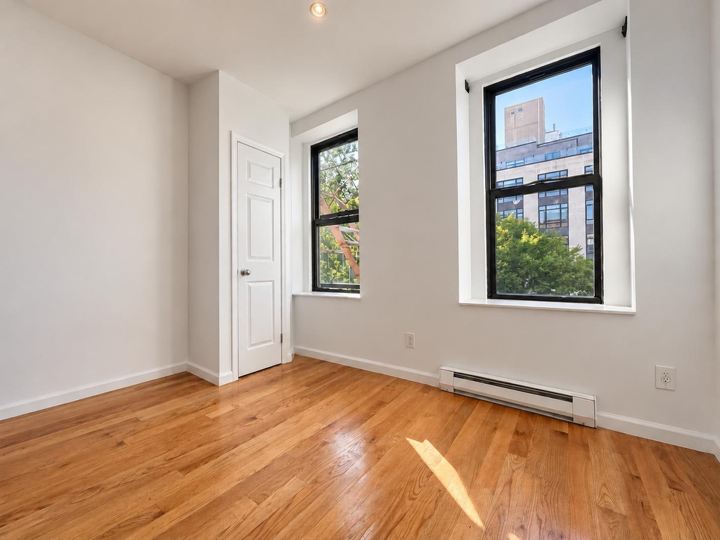 953 Columbus Avenue - Photo 2