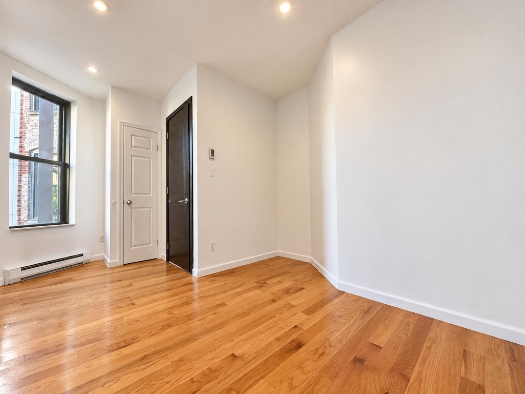 953 Columbus Avenue - Photo 6