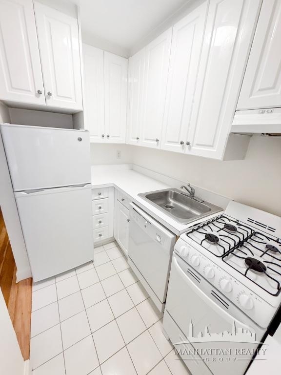 Astor Pl - Photo 2