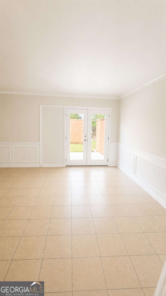 1175 Forest Vale Drive - Photo 2