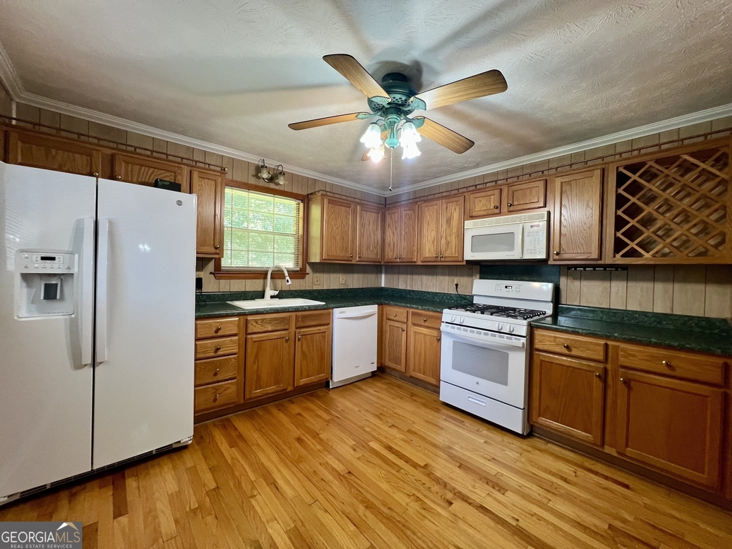 6695 Courtney Drive - Photo 7