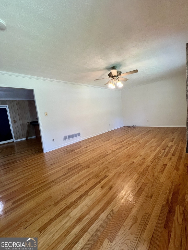 6695 Courtney Drive - Photo 4